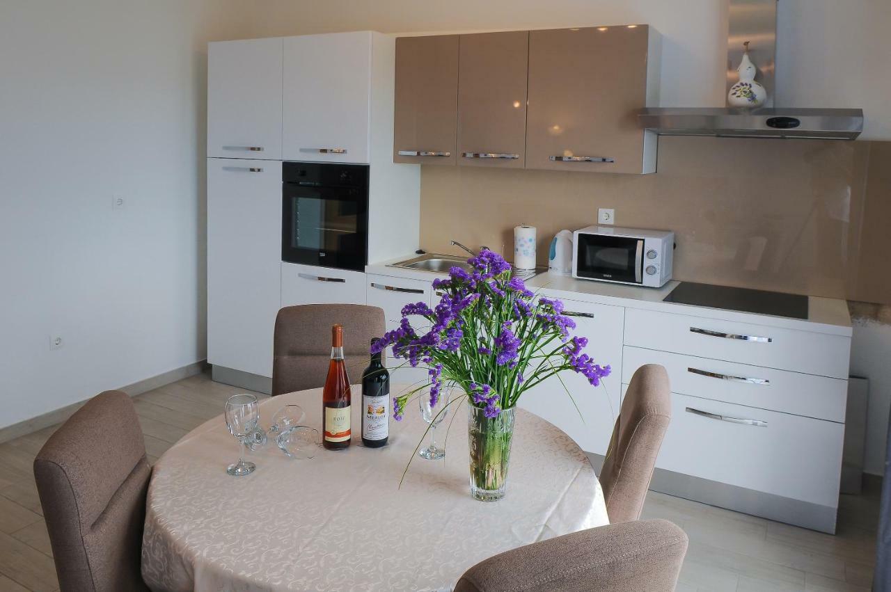 Apartment Petar Каштела Екстер'єр фото
