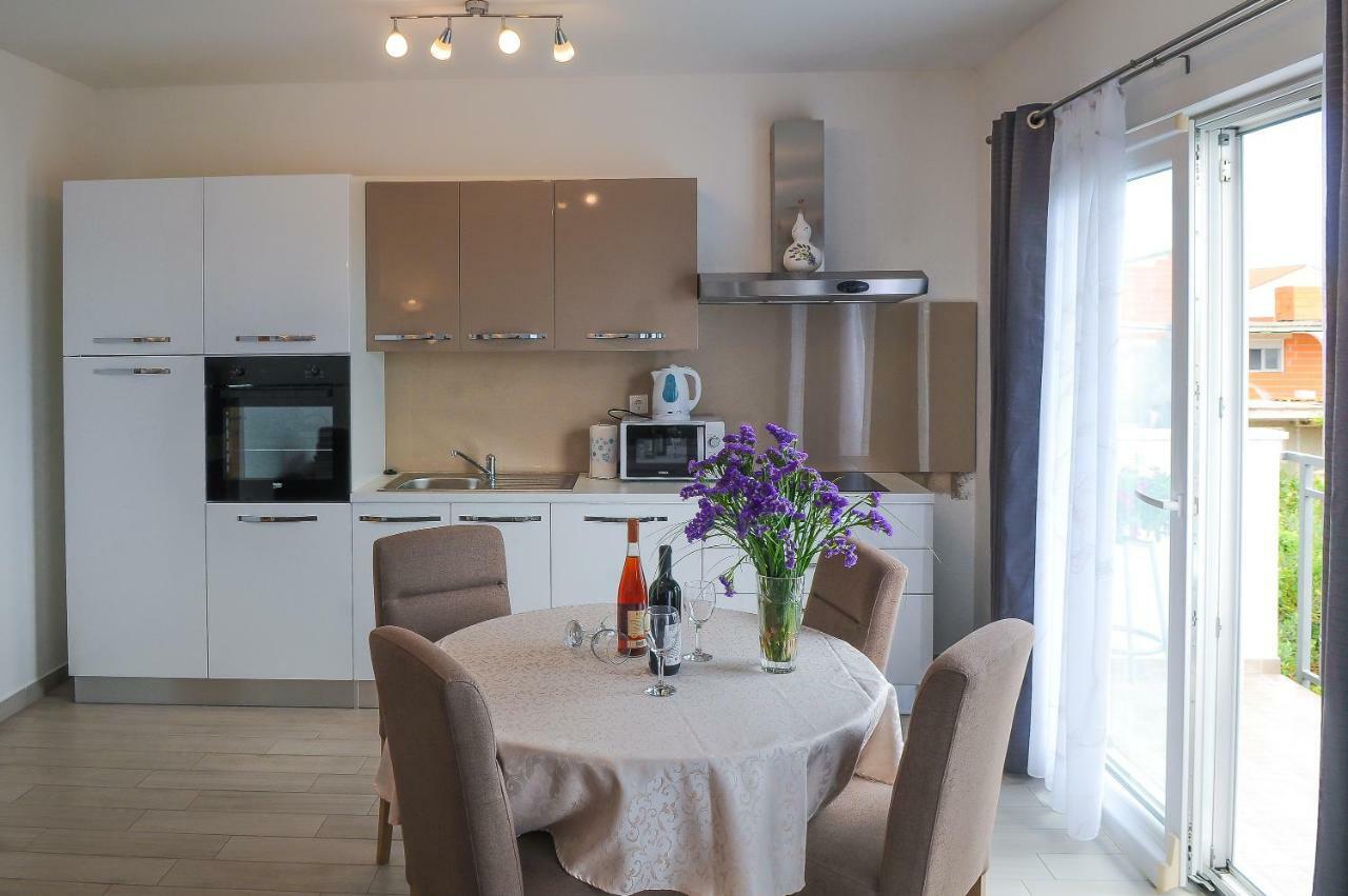 Apartment Petar Каштела Екстер'єр фото
