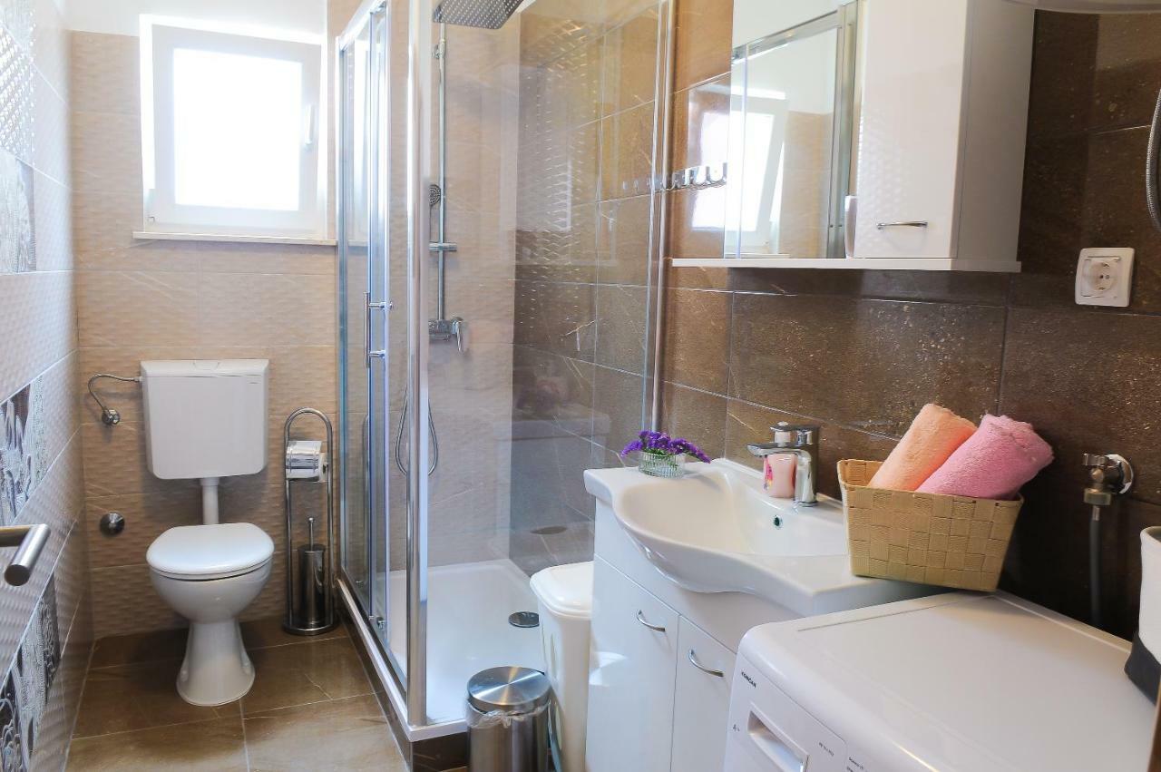 Apartment Petar Каштела Екстер'єр фото