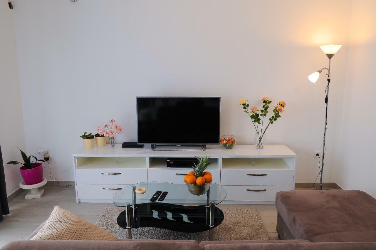 Apartment Petar Каштела Екстер'єр фото