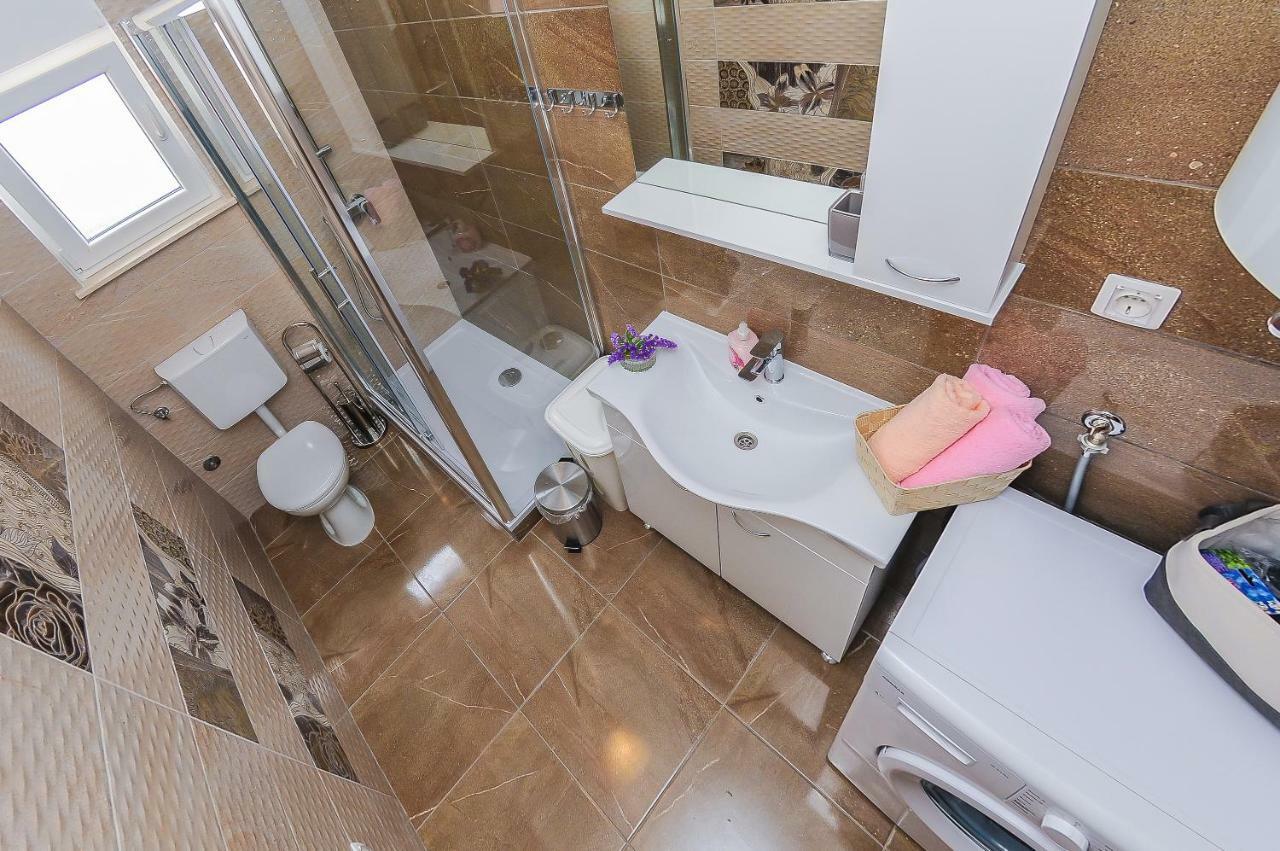 Apartment Petar Каштела Екстер'єр фото