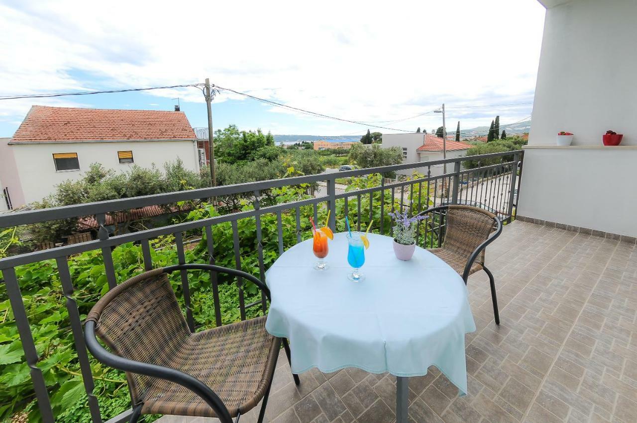 Apartment Petar Каштела Екстер'єр фото