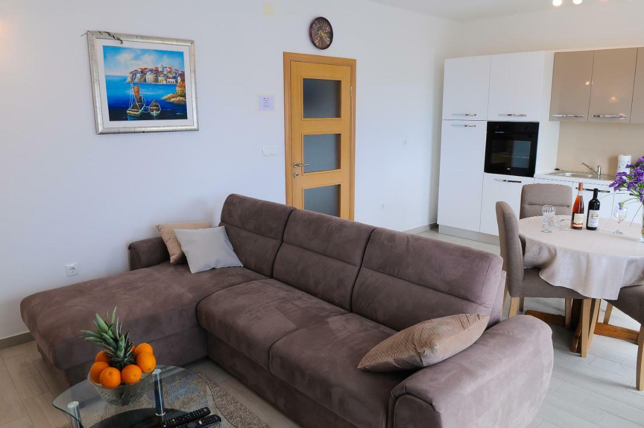 Apartment Petar Каштела Екстер'єр фото