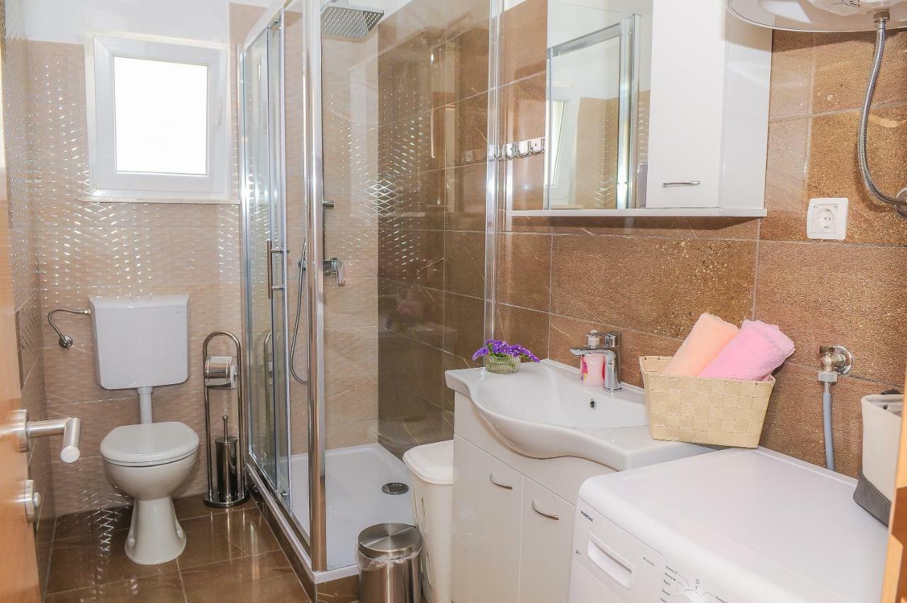 Apartment Petar Каштела Екстер'єр фото